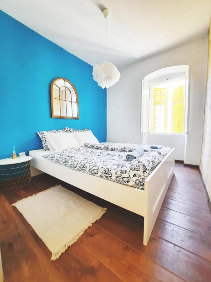 Oh La La Apartment Old Town Rovinj Luaran gambar